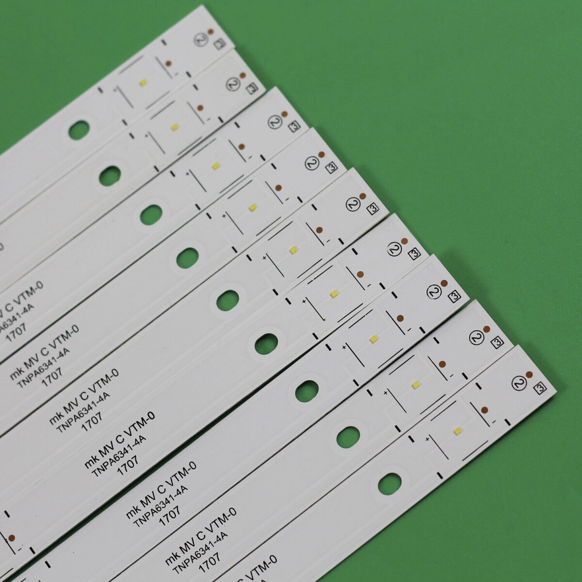 KIT TIRAS DE LED para TH-43EX600D TX-43EXW604 TH-43EX680H TNPA6341-4A TNPA6342-2A - Imagen 4